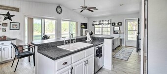 Waterfront Hawthorne Hideaway With Fire Pit!