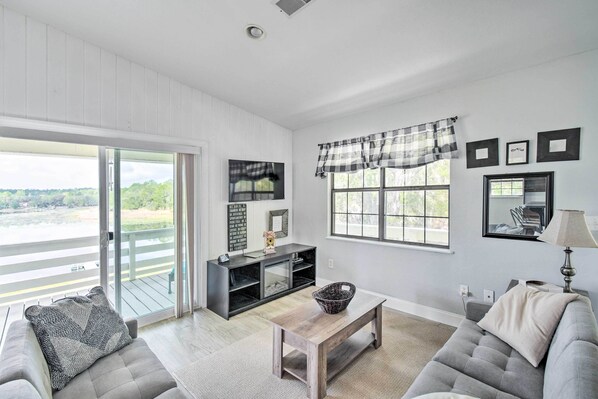 House (2 Bedrooms) | Interior - Hawthorne Hideaway w/ Waterfront Fire Pit! (Hawthorne)
