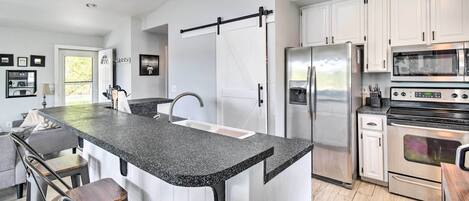 House (2 Bedrooms) | Interior