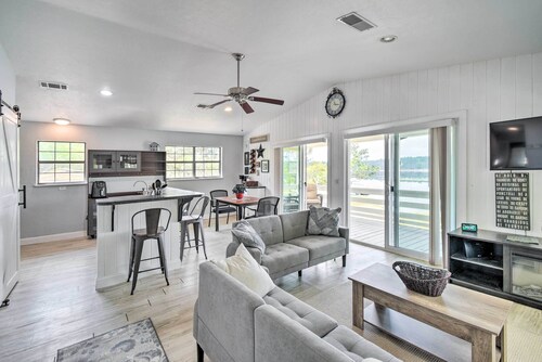 Hawthorne Hideaway w/ Waterfront Fire Pit!
