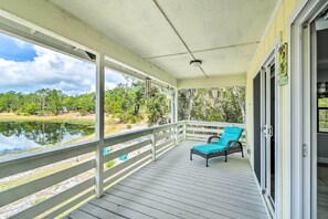 Interior - Waterfront Hawthorne Hideaway With Fire Pit! (Hawthorne)