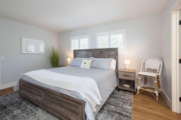 5 chambres, fer et planche à repasser, lit de bébé portatif, Wi-Fi