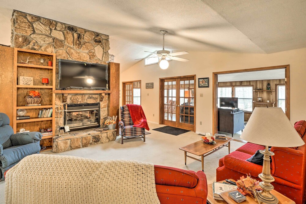 40-acre Poplar Bluff Nature Lovers Paradise!