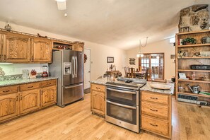 House (2 Bedrooms) | Interior