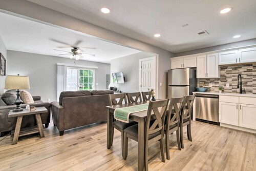 Airy Townhome: Close to Kayaking & Boating!