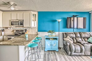 Apartment (2 Bedrooms) | Private kitchen - Beachfront Murrells Inlet Condo w/ Ocean Views (Murrells Inlet)