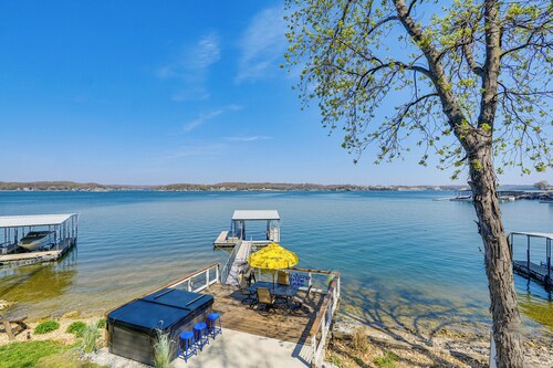 'bittersweet Lakefront Retreat' w/ Hot Tub & Dock!