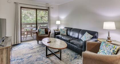 2 Blocks to Beach: Hilton Head Condo, Pool, Tennis