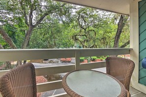 Apartment (2 Bedrooms) | Interior - Half-mi to Beach: Hilton Head Condo w/ Pool Access (Hilton Head Island)