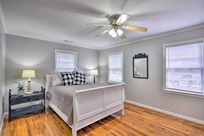 獨棟房屋 (3 Bedrooms) | 3 間臥室、熨斗/熨衣板、床單