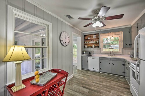 Beaufort Home W/porch, 4 Mi. From Downtown!