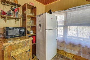 House (1 Bedroom) | Interior - Branson Area Couple's Cabin w/ Wraparound Porch! (Rockaway Beach)