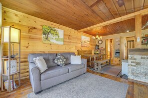 House (1 Bedroom) | Interior - Branson Area Couple's Cabin w/ Wraparound Porch! (Rockaway Beach)