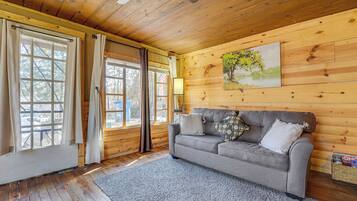 House (1 Bedroom) | Interior