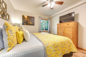 Interior - Accessible Branson Condo: Balcony + Lake Access! (Branson West)