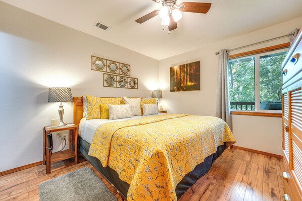 Interior - Accessible Branson Condo: Balcony + Lake Access! (Branson West)