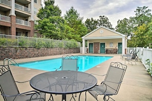 Interior - Branson Condo w/ Balcony, 3 Miles to Downtown (Branson)