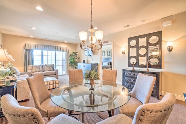 Apartment (2 Bedrooms) | Interior - Branson Condo w/ Balcony, 3 Miles to Downtown (Branson)