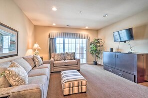 Apartment (2 Bedrooms) | Interior - Branson Condo w/ Balcony, 3 Miles to Downtown (Branson)