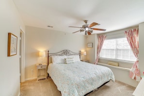 Interior - Branson Condo w/ Balcony, Near Silver Dollar City! (Branson)