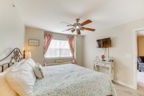 Apartment (2 Bedrooms) | Interior - Branson Condo w/ Balcony, Near Silver Dollar City! (Branson)