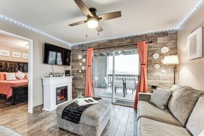 Apartment (2 Bedrooms) | Living area | Fireplace