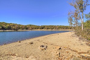 Apartment (2 Bedrooms) | Interior - 1 Mi to Silver Dollar City! Lake-view Family Haven (Branson)