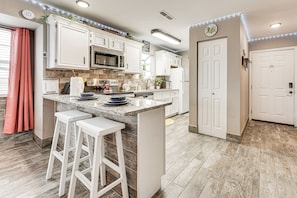 Apartment (2 Bedrooms) | Interior - 1 Mi to Silver Dollar City! Lake-view Family Haven (Branson)
