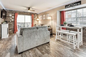Apartment (2 Bedrooms) | Interior - 1 Mi to Silver Dollar City! Lake-view Family Haven (Branson)