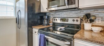 Relax Fireside! Peaceful Escape Near Branson Strip