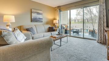 Apartment (2 Bedrooms) | Front of property