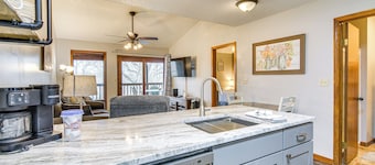 Family-friendly Condo: 1 Mi to Silver Dollar City!
