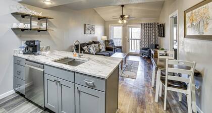Family-friendly Condo: 1 Mi to Silver Dollar City!