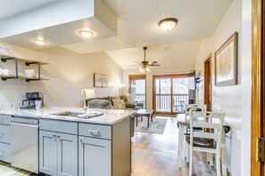 Apartment (2 Bedrooms) | Interior - Family-friendly Condo: 1 Mi to Silver Dollar City! (Branson West)