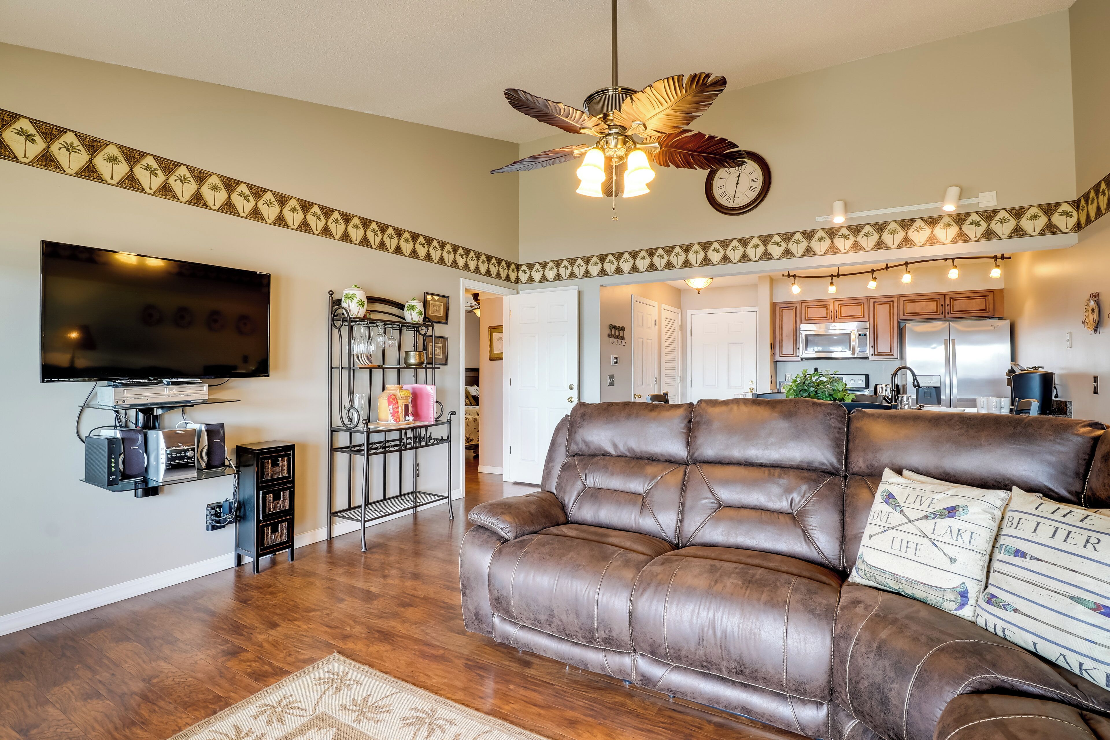 المنشأة من الداخل