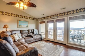 Apartment (2 Bedrooms) | Interior - Lakefront Branson Condo, Near Silver Dollar City! (Branson)