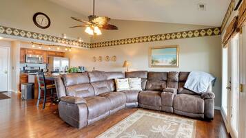 Apartment (2 Bedrooms) | Front of property