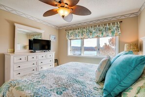 Interior - Lakefront Branson Condo, Near Silver Dollar City! (Branson)
