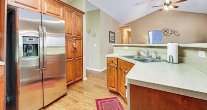 Walk to The Strip: Family-friendly Branson Home