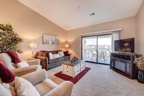 Apartment (2 Bedrooms) | Interior - Branson Condo: 1 Mi to Dolly Parton's Stampede! (Branson)