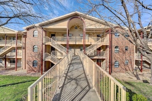 Apartment (2 Bedrooms) | Interior - Branson Condo: 1 Mi to Dolly Parton's Stampede! (Branson)