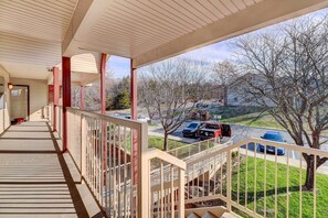 Apartment (2 Bedrooms) | Interior - Branson Condo: 1 Mi to Dolly Parton's Stampede! (Branson)