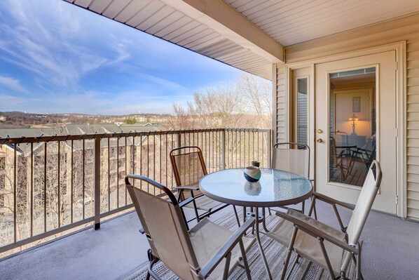 Apartment (2 Bedrooms) | Front of property - Branson Condo: 1 Mi to Dolly Parton's Stampede! (Branson)