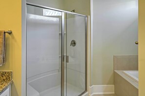 Talo (4 Bedrooms) | Sisätilat