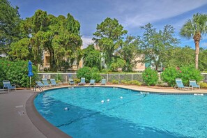 Apartment (2 Bedrooms) | Pool - Beachy Getaway w/ Balcony on Hilton Head Island! (Hilton Head Island)