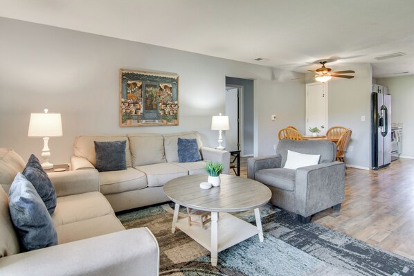 Apartment (3 Bedrooms) | Front of property