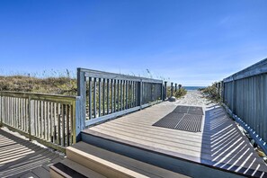 Interior - Beachfront Condo w/ Balcony: Walk to Apache Pier (Myrtle Beach)