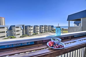 Apartment (2 Bedrooms) | Interior - Beachfront Condo w/ Balcony: Walk to Apache Pier (Myrtle Beach)