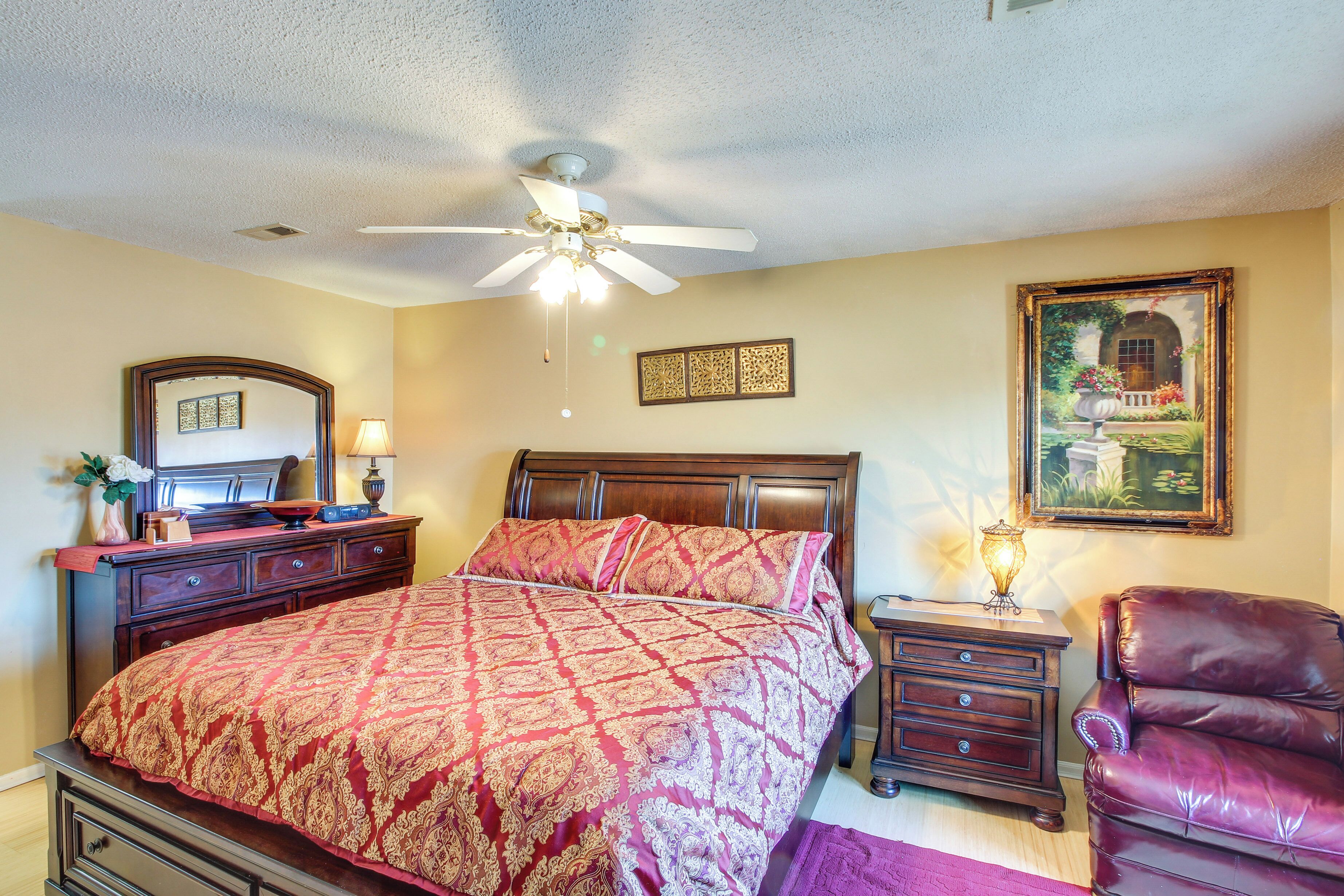 House (3 Bedrooms) | Interior