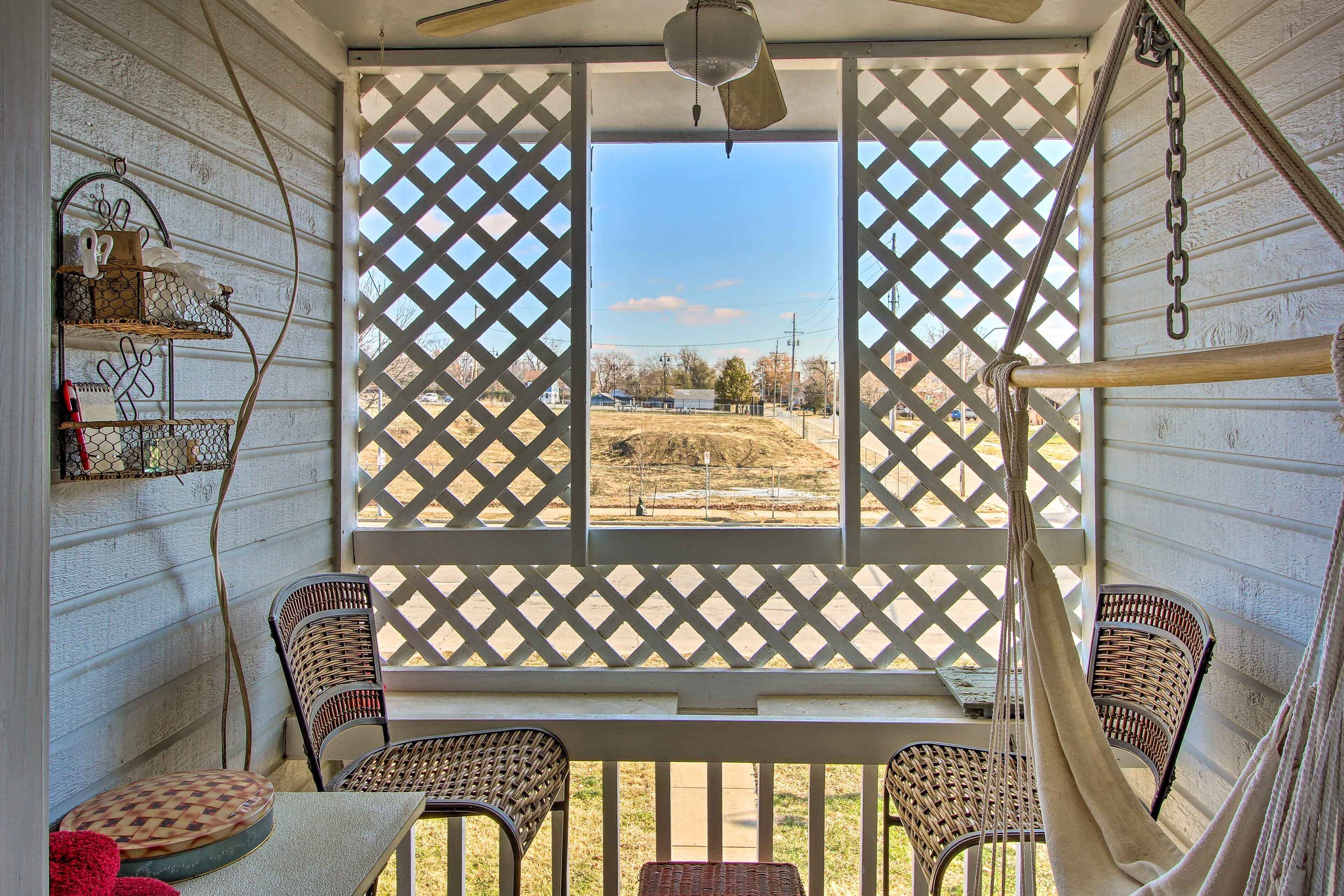 Central Kansas City Home < 3 Mi to Downtown!